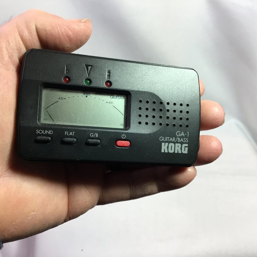 KORG GA-1 Tuner for Guitar and Bass Tested